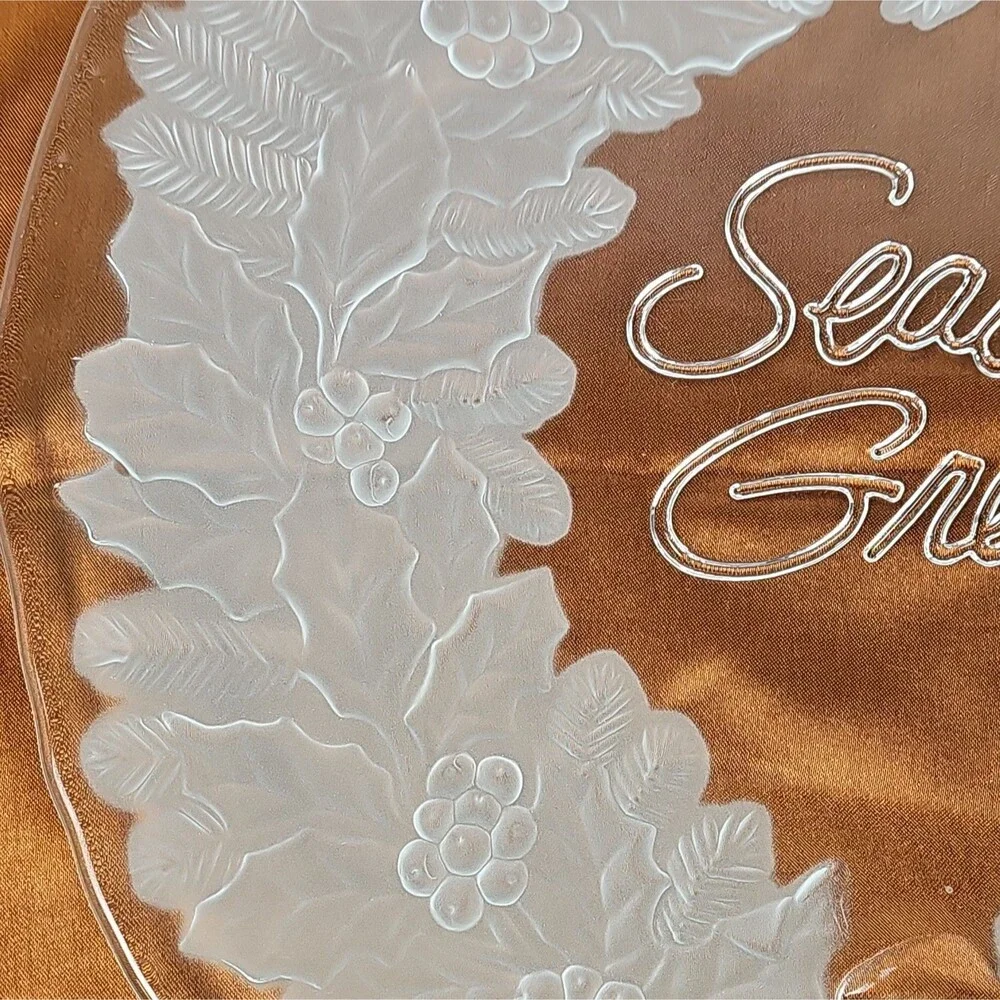 Home Interiors Glass Christmas Platter Frosted Seasons Greetings Wreath 13 in